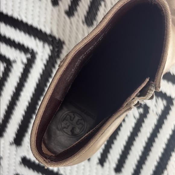 ❤️Tory Burch Size 9 Elegant Tan Ankle Boots - Picture 3 of 3